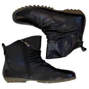 Like New ROMIKA Leather Fiona Boots Black Size 8 - 8.5